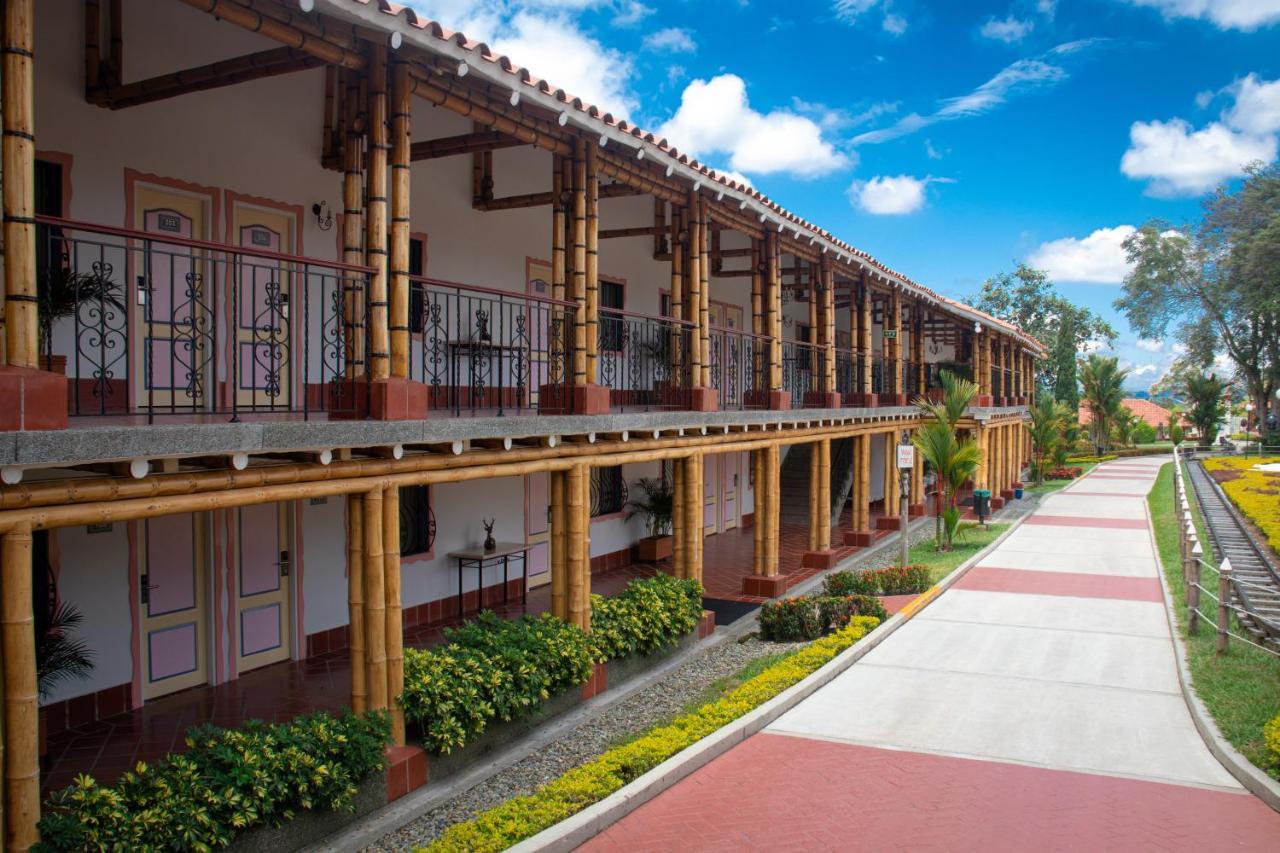 Hotel Campestre Las Camelias プエブロ・タパオ エクステリア 写真